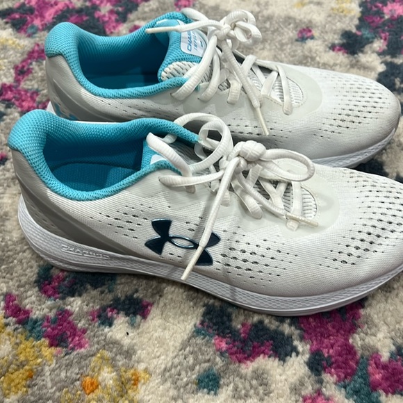 Under armour shoes - Picture 1 of 3